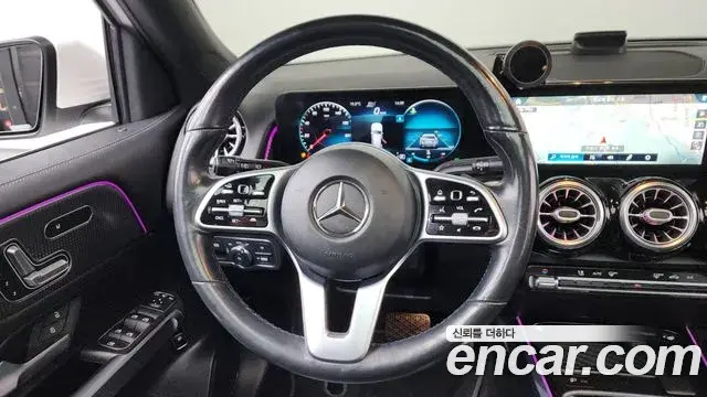 Mercedes-Benz GLB-Class 2021 — ფოტო 3/20