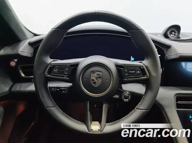 Porsche Taycan 2024 — ფოტო 16/20