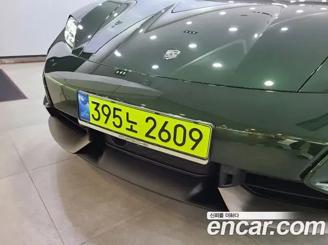 Porsche Taycan 2024 — ფოტო 14/20