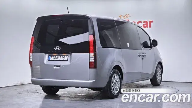 Hyundai Staria 2025 — Photo 5/20