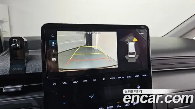 Hyundai Staria 2025 — Photo 7/20
