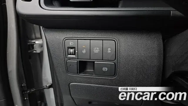 Hyundai Staria 2025 — Photo 12/20