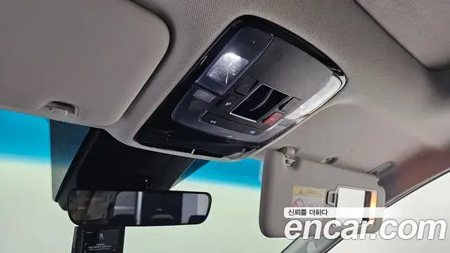 Hyundai Staria 2025 — Photo 19/20