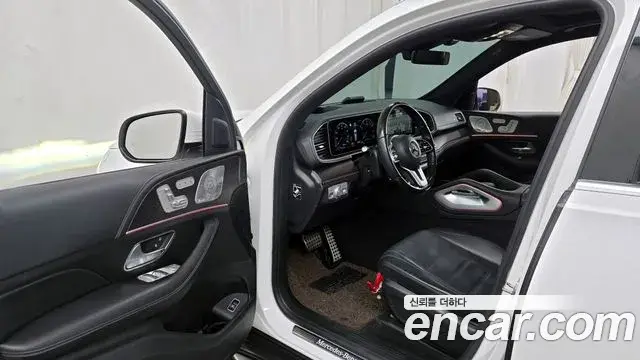 Mercedes-Benz GLS-Class 2021 — Photo 10/20