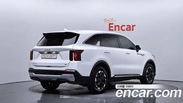 Kia Sorento 2023 — Фото 2/20