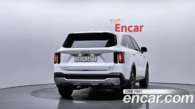 Kia Sorento 2023 — Фото 4/20