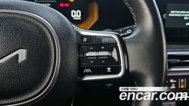 Kia Sorento 2023 — Фото 17/20