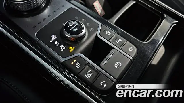 Kia Sorento 2023 — Фото 18/20