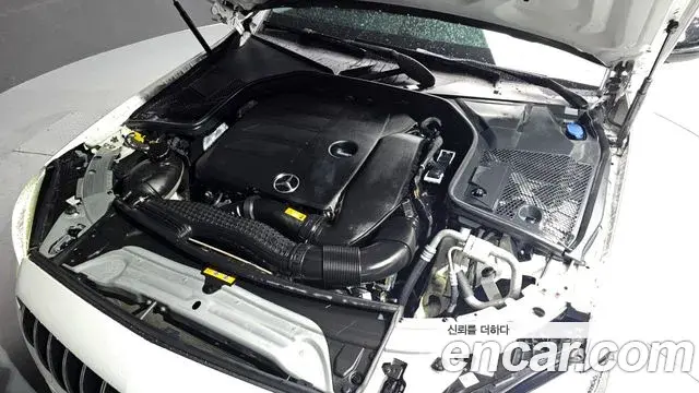 Mercedes-Benz C-Class 2019 — Photo 7/20