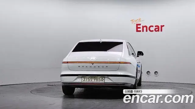 Hyundai Grandeur Hybrid 2023 — Şəkil 7/20