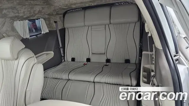 Kia Carnival 2023 — Фото 12/20