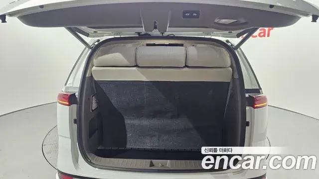 Kia Carnival 2023 — Фото 20/20