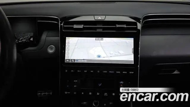 Hyundai Tucson Hybrid 2021 — Photo 9/20