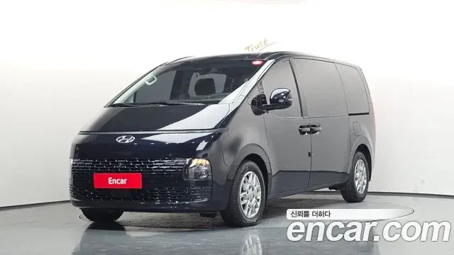 Hyundai Staria 2023 — Фото 1/20