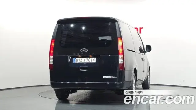 Hyundai Staria 2023 — Фото 4/20