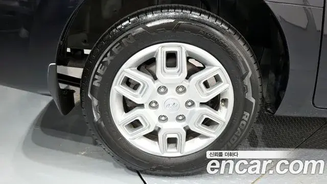 Hyundai Staria 2023 — Фото 5/20