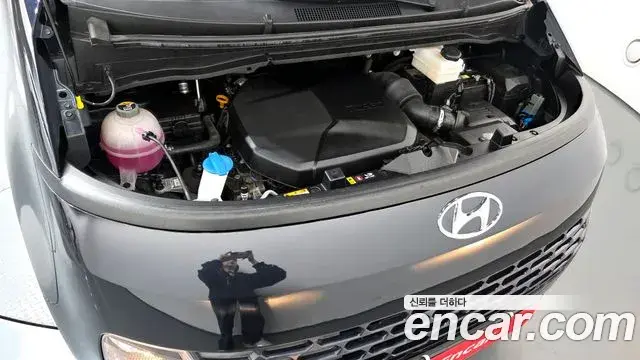 Hyundai Staria 2023 — Фото 6/20