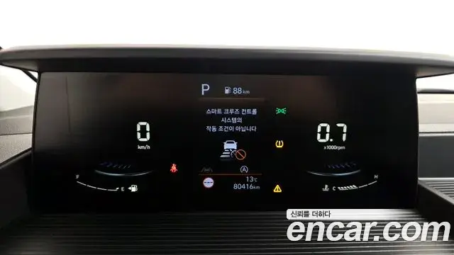 Hyundai Staria 2023 — Фото 8/20
