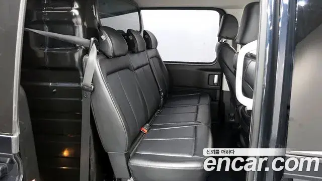 Hyundai Staria 2023 — Фото 12/20