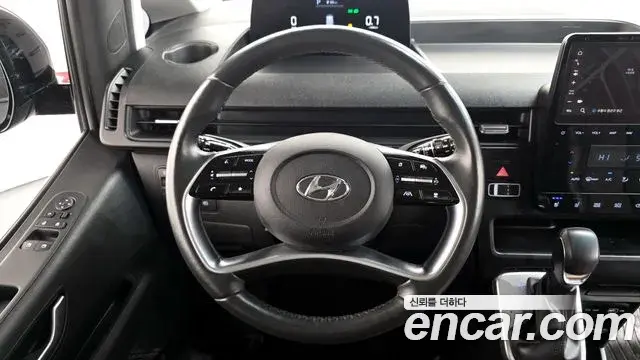 Hyundai Staria 2023 — Фото 15/20