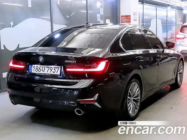 BMW 3 Series 2022 — Şəkil 17/20