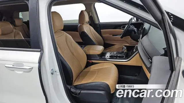 Kia Carnival 2023 — Şəkil 17/20