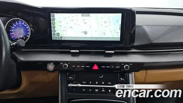Kia Carnival 2023 — Şəkil 7/20