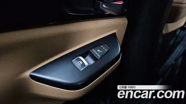 Kia Carnival 2023 — Şəkil 18/20