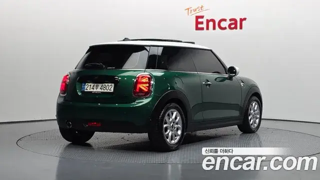 Mini Cooper 2021 — Photo 2/20