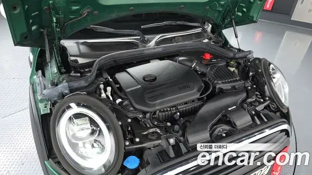 Mini Cooper 2021 — Photo 6/20