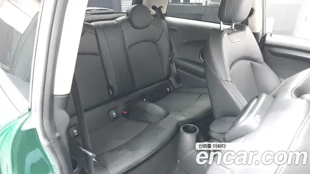 Mini Cooper 2021 — Photo 12/20