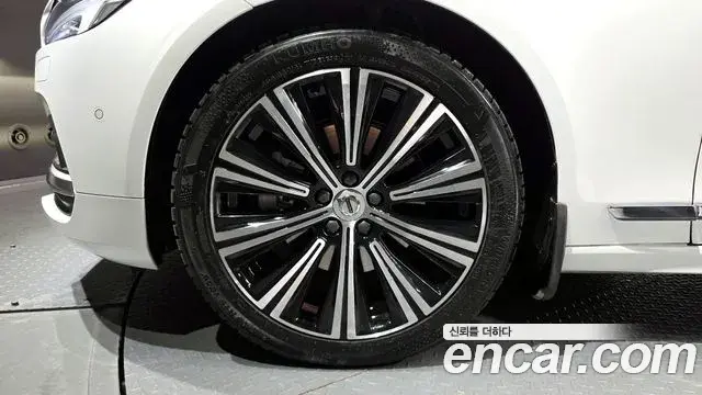 Volvo S90 2021 — Photo 10/20