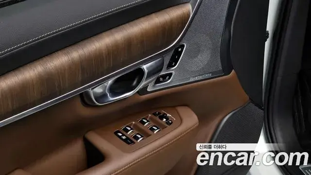 Volvo S90 2021 — Photo 2/20