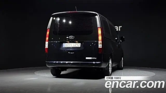 Hyundai Staria 2023 — Фото 4/20