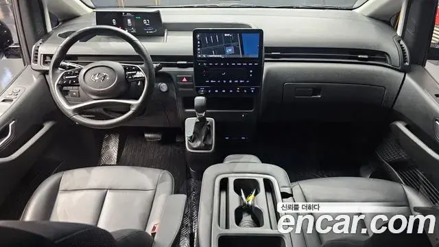 Hyundai Staria 2023 — Фото 7/20