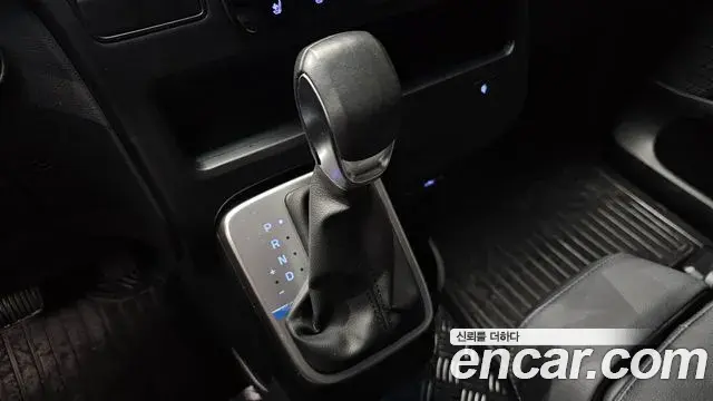 Hyundai Staria 2023 — Фото 9/20