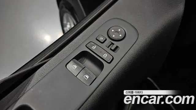 Hyundai Staria 2023 — Фото 17/20