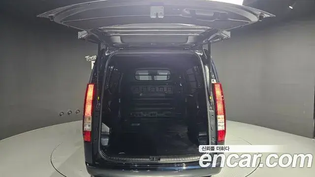 Hyundai Staria 2023 — Фото 20/20