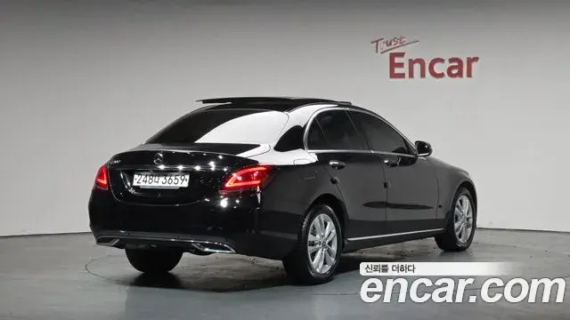 Mercedes-Benz C-Class 2020 — Фото 2/20