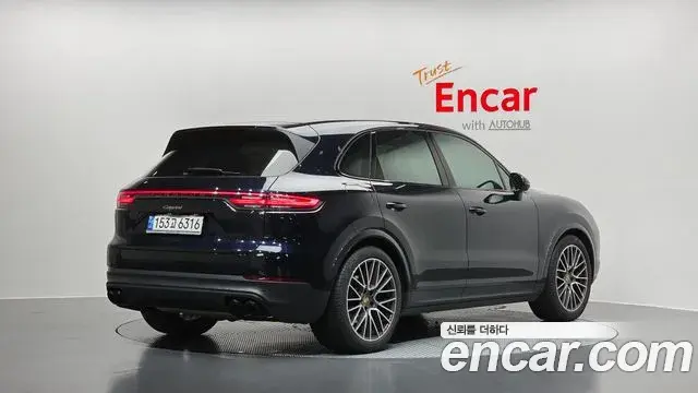 Porsche Cayenne 2021 — Фото 2/20