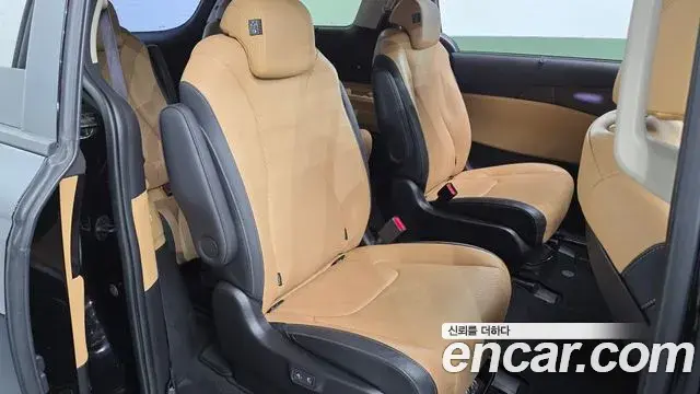Kia Carnival 2022 — Фото 12/20