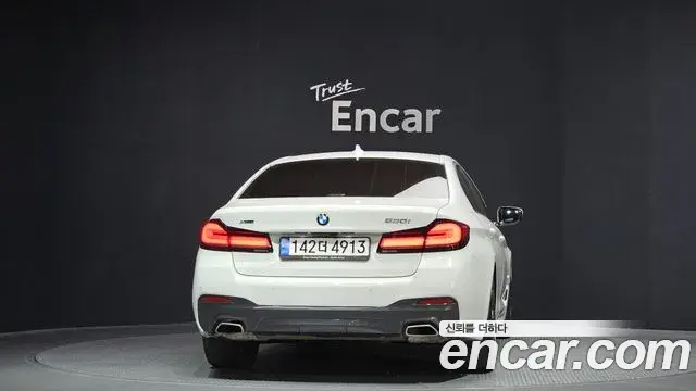 BMW 5 Series 2023 — Şəkil 12/20