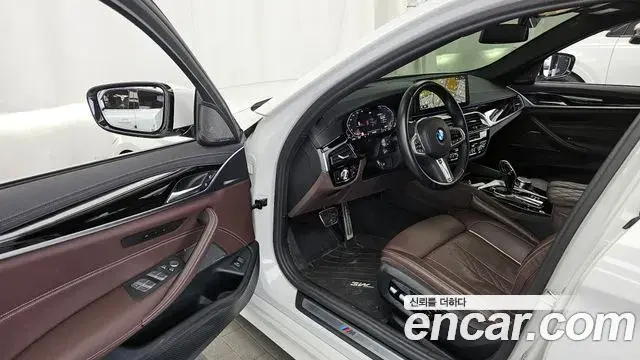 BMW 5 Series 2023 — Şəkil 15/20