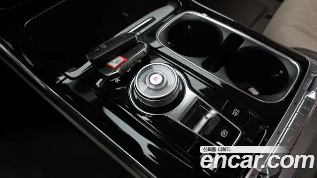 Kia Carnival 2022 — Şəkil 18/20