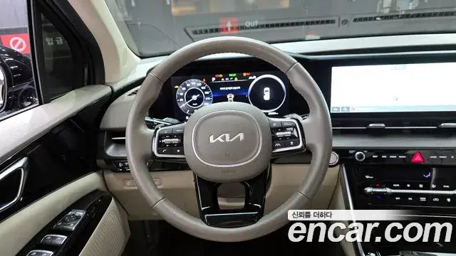 Kia Carnival 2022 — Şəkil 17/20