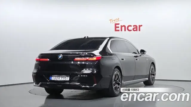 BMW 7 Series 2025 — ფოტო 10/20