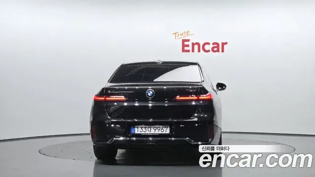 BMW 7 Series 2025 — ფოტო 7/20