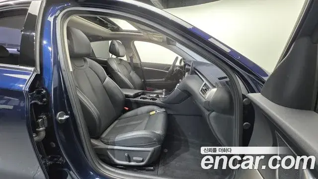 Genesis G70 2018 — ფოტო 17/20