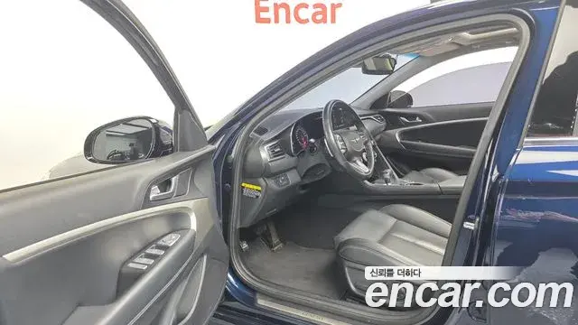 Genesis G70 2018 — ფოტო 14/20