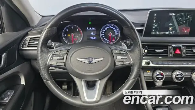Genesis G70 2018 — ფოტო 16/20